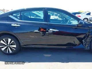 2022 Nissan Altima SV z VIN 1N4BL4DVXNN351088, wystawiony jako IAAI lot #42072706 z przebiegiem 83 496 mil mil oraz . Historia ofert i sprzedaży dostępna na DreamBid. Obrazek 13.