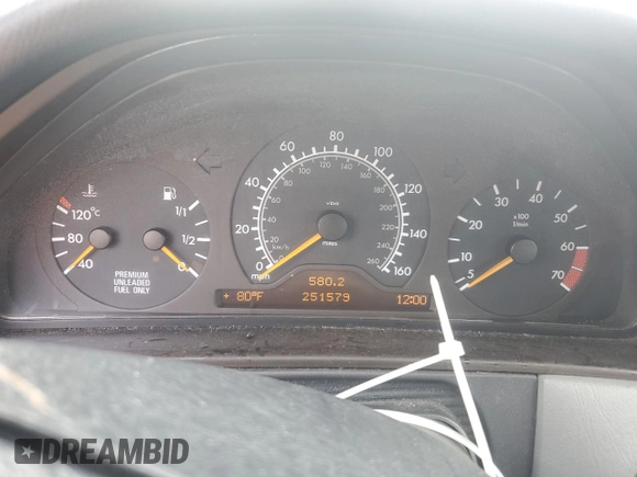 1998 Mercedes-Benz E with VIN WDBJF70F6WA643471, listed as a Copart auction lot 77189934 with 251,579 mi miles and Clean Title. Bid and sale history available at DreamBid. Image 9.