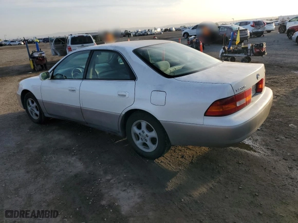 1998 Lexus ES 300 Luxury Sport Sdn with VIN JT8BF28G5W5035874, listed as a Copart auction lot 45232315 with NaN miles and Clean Title. Bid and sale history available at carsss.com. Image 2.