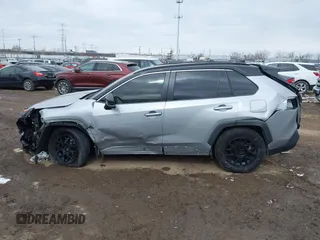 2019 Toyota RAV4 XLE with VIN 2T3W1RFV0KW007088, listed as a IAAI auction lot 41642339 with 60,567 mi miles. Bid and sale history available at carsss.com. Image 15.