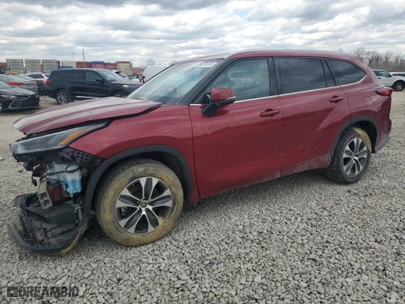2021 Toyota Highlander XLE with VIN 5TDHZRAHXMS050456, listed as a Copart auction lot 49371975 with 54,925 mi miles and Salvage Title. Bid and sale history available at carsss.com. Image 1.