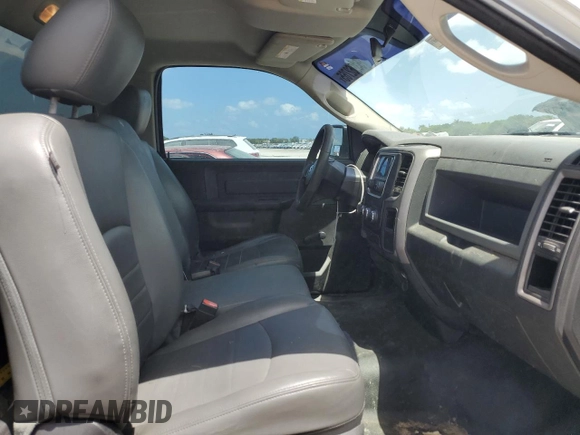 2016 Ram 1500 Tradesman z VIN 3C6JR6DG3GG163145, wystawiony jako Copart lot #53962765 z przebiegiem 300 343 mil mil oraz Czysty tytuł • Clean title. Historia ofert i sprzedaży dostępna na DreamBid. Obrazek 10.