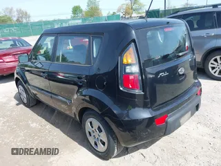 2011 Kia Soul with VIN KNDJT2A11B7231398, listed as a IAAI auction lot 42081734 with 107,077 mi miles and . Bid and sale history available at DreamBid. Image 3.