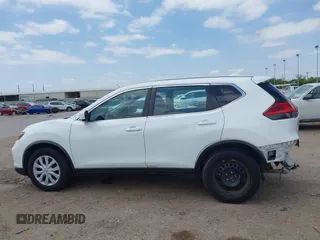 2017 Nissan Rogue SV z VIN KNMAT2MT9HP520132, wystawiony jako IAAI lot #42053408 z przebiegiem 91 867 mil mil oraz . Historia ofert i sprzedaży dostępna na DreamBid. Obrazek 15.