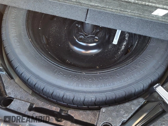 2024 Volkswagen Tiguan SE z VIN 3VV3B7AX0RM107010, wystawiony jako IAAI lot #42845198 z przebiegiem 22 903 mil mil oraz . Historia ofert i sprzedaży dostępna na DreamBid. Obrazek 4.
