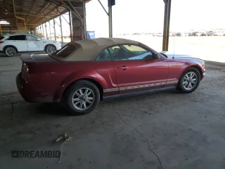 2007 Ford Mustang Deluxe with VIN 1ZVFT84N475320762, listed as a Copart auction lot 50463535 with 189,478 mi miles and Clean Title. Bid and sale history available at carsss.com. Image 3.