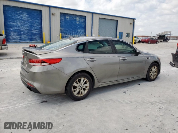 2016 Kia Optima LX z VIN 5XXGT4L34GG032381, wystawiony jako Copart lot #61913695 z przebiegiem 87 348 mil mil oraz Czysty tytuł • Clean title. Historia ofert i sprzedaży dostępna na DreamBid. Obrazek 3.