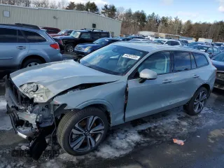 2024 Volvo V60 Cross Country Plus with VIN YV4L12WYXR2134824, listed as a Copart auction lot 44391335 with 9,140 mi miles and Salvage Title. Bid and sale history available at carsss.com. Image 1.