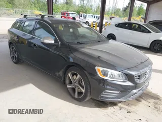 2015 Volvo V60 z VIN YV1902SH9F1190853, wystawiony jako IAAI lot #42237421 z przebiegiem 49 122 mil mil oraz . Historia ofert i sprzedaży dostępna na DreamBid. Obrazek 1.