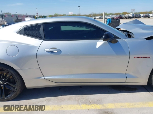 2018 Chevrolet Camaro 2SS with VIN 1G1FH1R78J0124441, listed as a IAAI auction lot 41801315 with 53,937 mi miles and . Bid and sale history available at DreamBid. Image 13.