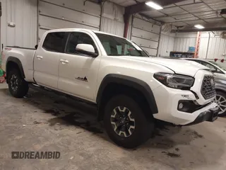 2021 Toyota Tacoma 4WD SR5 with VIN 3TMDZ5BN6MM113743, listed as a IAAI auction lot 41413775 with 24,735 mi miles. Bid and sale history available at carsss.com. Image 1.
