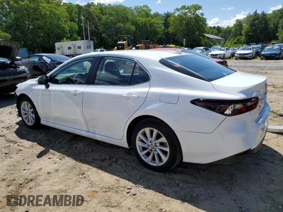 2023 Toyota Camry LE z VIN 4T1R11AK5PU792249, wystawiony jako Copart lot #58578705 z przebiegiem 20 839 mil mil oraz Szkoda całkowita • Salvage title. Historia ofert i sprzedaży dostępna na DreamBid. Obrazek 2.