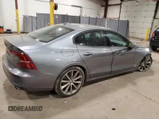 2019 Volvo S60 Momentum with VIN 7JRA22TK3KG014509, listed as a Copart auction lot 57210604 with 0 mi miles and Salvage Title. Bid and sale history available at carsss.com. Image 3.