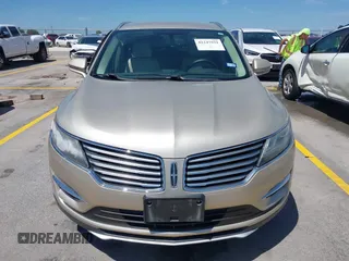 2017 Lincoln MKC Select z VIN 5LMCJ2C91HUL52596, wystawiony jako IAAI lot #42247931 z przebiegiem 81 126 mil mil oraz . Historia ofert i sprzedaży dostępna na DreamBid. Obrazek 12.