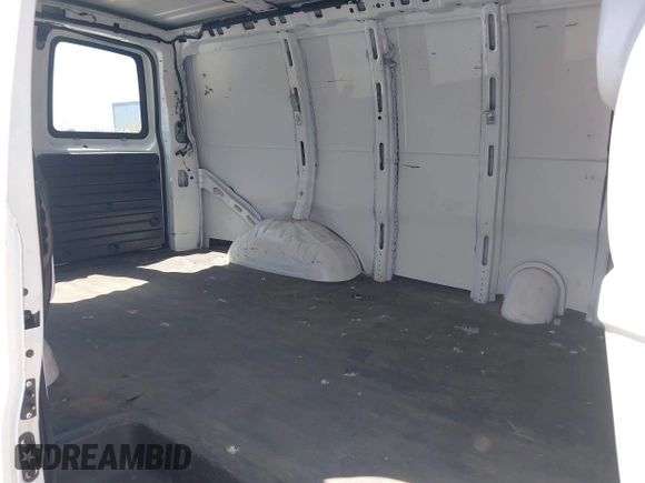 2020 Chevrolet Express Cargo z VIN 1GCWGAFP3L1273819, wystawiony jako IAAI lot #42299806 z przebiegiem 88 391 mil mil oraz . Historia ofert i sprzedaży dostępna na DreamBid. Obrazek 8.
