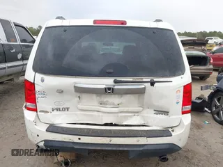 2012 Honda Pilot Touring with VIN 5FNYF4H92CB063229, listed as a IAAI auction lot 41850020 with 205,826 mi miles. Bid and sale history available at carsss.com. Image 16.