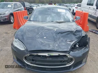 2016 Tesla Model S 90D with VIN 5YJSA1E27GF129130, listed as a IAAI auction lot 41922227 with 134,422 mi miles and . Bid and sale history available at DreamBid. Image 13.