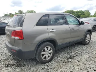 2011 Kia Sorento LX with VIN 5XYKT3A14BG086936, listed as a Copart auction lot 55522405 with 304,073 mi miles and Clean Title. Bid and sale history available at DreamBid. Image 3.