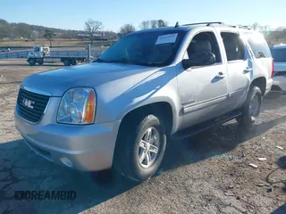 2013 GMC Yukon SLT with VIN 1GKS1CE04DR180881, listed as a IAAI auction lot 41647032 with 187,228 mi miles. Bid and sale history available at carsss.com. Image 17.