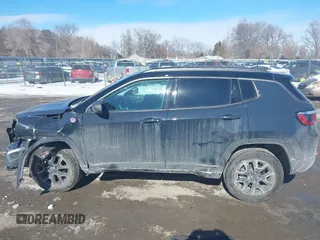 2018 Jeep Compass Trailhawk with VIN 3C4NJDDB5JT458112, listed as a IAAI auction lot 41617567 with 79,612 mi miles and . Bid and sale history available at carsss.com. Image 14.