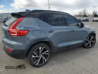 2022 Volvo XC40 R-Design with VIN YV4162UM3N2647089, listed as a Copart auction lot 49997425 with 39,879 mi miles and Salvage title. Bid and sale history available at DreamBid. Image 3.