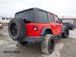 2020 Jeep Wrangler Unlimited Sport z VIN 1C4HJXDN8LW184653, wystawiony jako IAAI lot #41560198 z przebiegiem 64 880 mil mil oraz . Historia ofert i sprzedaży dostępna na DreamBid. Obrazek 4.