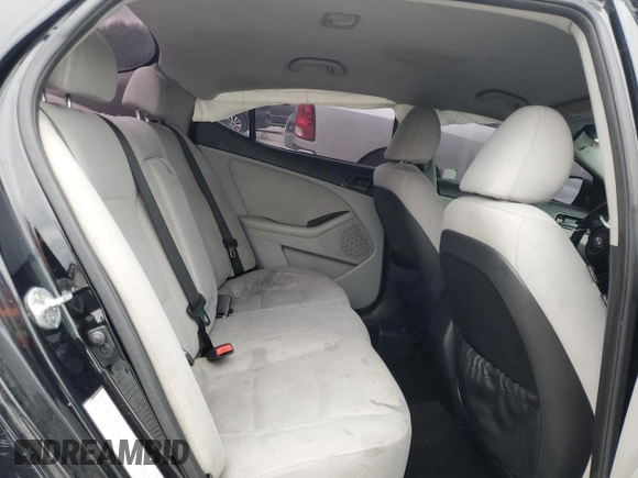 2015 Kia Optima LX z VIN 5XXGM4A78FG439623, wystawiony jako Copart lot #56041285 z przebiegiem 185 636 mil mil oraz Czysty tytuł • Clean title. Historia ofert i sprzedaży dostępna na DreamBid. Obrazek 10.