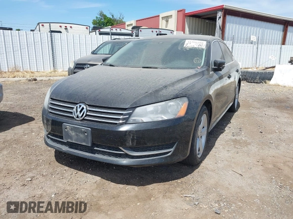 2014 Volkswagen Passat SE z VIN 1VWBT7A39EC073971, wystawiony jako IAAI lot #42266759 z przebiegiem 150 114 mil mil oraz . Historia ofert i sprzedaży dostępna na DreamBid. Obrazek 2.