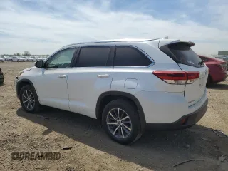 2017 Toyota Highlander XLE z VIN 5TDJZRFH2HS462953, wystawiony jako Copart lot #56287145 z przebiegiem 123 184 mil mil oraz Szkoda całkowita • Salvage title. Historia ofert i sprzedaży dostępna na DreamBid. Obrazek 2.