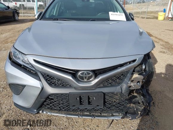 2020 Toyota Camry SE with VIN 4T1M11AK2LU869485, listed as a IAAI auction lot 41593137 with 90,501 mi miles. Bid and sale history available at carsss.com. Image 6.
