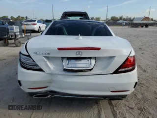 2020 Mercedes-Benz SLC 300 z VIN W1KPK3JA8LF170891, wystawiony jako Copart lot #47234064 z przebiegiem 23 270 mil mil oraz . Historia ofert i sprzedaży dostępna na DreamBid. Obrazek 6.