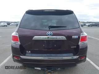 2013 Toyota Highlander Limited z VIN JTEDC3EH7D2017120, wystawiony jako IAAI lot #42060409 z przebiegiem 122 721 mil mil oraz . Historia ofert i sprzedaży dostępna na DreamBid. Obrazek 16.