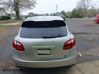 2012 Porsche Cayenne S Hybrid with VIN WP1AE2A2XCLA90082, listed as a IAAI auction lot 41960714 with 139,081 mi miles. Bid and sale history available at carsss.com. Image 17.