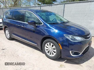 2017 Chrysler Pacifica Touring L with VIN 2C4RC1BG7HR514864, listed as a IAAI auction lot 42187845 with 86,774 mi miles and . Bid and sale history available at DreamBid. Image 1.