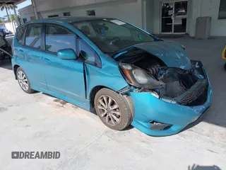 2013 Honda Fit Sport с VIN JHMGE8H54DC026019, выставлен на аукционе IAAI как лот 42125500 с пробегом 139 285 миль миль и . История ставок и продаж доступна на DreamBid. Изображение 1.