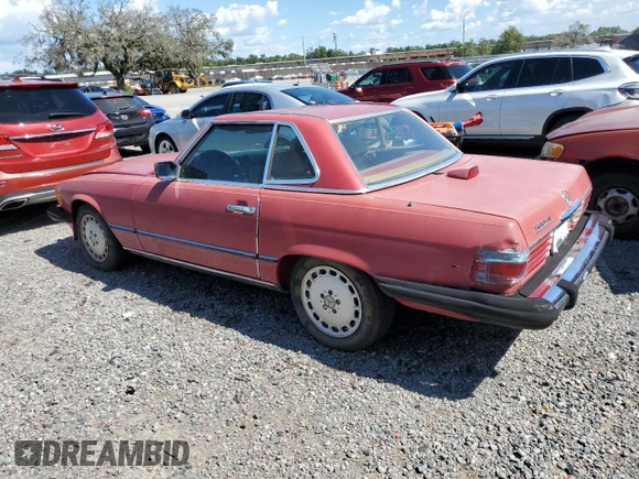1986 Mercedes-Benz 560 SL z VIN WDBBA48D3GA038202, wystawiony jako Copart lot #60146945 z przebiegiem 219 226 mil mil oraz Czysty tytuł • Clean title. Historia ofert i sprzedaży dostępna na DreamBid. Obrazek 2.