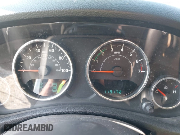 2012 Jeep Wrangler Unlimited Altitude z VIN 1C4HJWEGXCL120397, wystawiony jako IAAI lot #42219976 z przebiegiem 119 172 mil mil oraz . Historia ofert i sprzedaży dostępna na DreamBid. Obrazek 7.