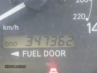 2001 Toyota Camry CE z VIN 4T1BG22K51U817811, wystawiony jako IAAI lot #42378357 z przebiegiem 347 362 mil mil oraz . Historia ofert i sprzedaży dostępna na DreamBid. Obrazek 7.