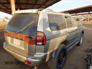 2000 Mitsubishi Montero Sport LS with VIN JA4MT31H2YP041757, listed as a IAAI auction lot 41522712 with 229,605 mi miles. Bid and sale history available at carsss.com. Image 4.