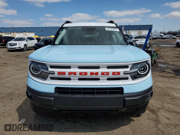 2023 Ford Bronco Sport Heritage z VIN 3FMCR9G60PRE03466, wystawiony jako Copart lot #52785525 z przebiegiem 26 174 mil mil oraz Czysty tytuł • Clean title. Historia ofert i sprzedaży dostępna na DreamBid. Obrazek 5.