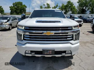 2022 Chevrolet Silverado 3500HD High Country with VIN 1GC4YVEY4NF305429, listed as a Copart auction lot 64597785 with 117,583 mi miles and Clean title. Bid and sale history available at DreamBid. Image 5.