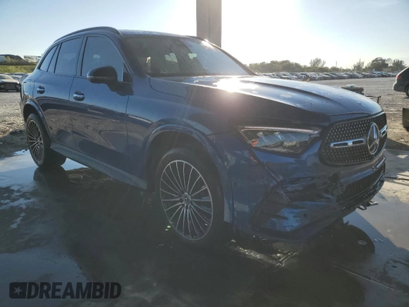 2025 Mercedes-Benz GLC with VIN W1NKM4GB8SF262627, listed as a Copart auction lot 52363885 with 3,398 mi miles and Salvage Title. Bid and sale history available at carsss.com. Image 4.