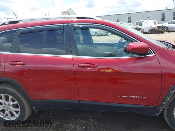 2017 Jeep Cherokee Latitude z VIN 1C4PJMCS0HW563302, wystawiony jako IAAI lot #42440735 z przebiegiem 63 889 mil mil oraz . Historia ofert i sprzedaży dostępna na DreamBid. Obrazek 13.