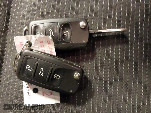 2014 Volkswagen Tiguan SE z VIN WVGAV3AX9EW614094, wystawiony jako IAAI lot #42350601 z przebiegiem 128 996 mil mil oraz . Historia ofert i sprzedaży dostępna na DreamBid. Obrazek 11.