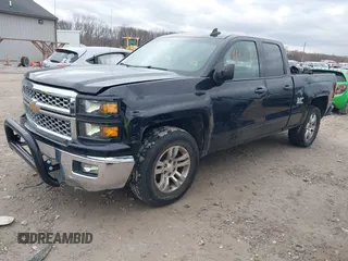 2015 Chevrolet Silverado 1500 LT with VIN 1GCRCREH4FZ200417, listed as a IAAI auction lot 41732194 with 135,000 mi miles. Bid and sale history available at carsss.com. Image 2.