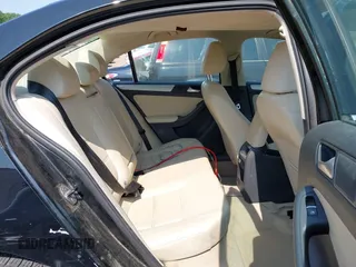 2013 Volkswagen Jetta SE with VIN 3VWDX7AJ8DM285270, listed as a IAAI auction lot 42328752 with 181,942 mi miles and . Bid and sale history available at DreamBid. Image 8.