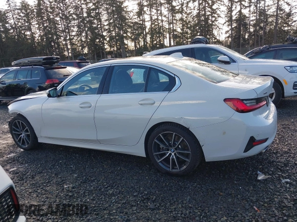 2019 BMW 3 Series 330i xDrive with VIN WBA5R7C51KFH13436, listed as a IAAI auction lot 41674961 with 40,672 mi miles. Bid and sale history available at carsss.com. Image 15.