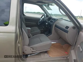 2002 Nissan Frontier XE z VIN 1N6DD26S82C332101, wystawiony jako IAAI lot #42788795 z przebiegiem 149 115 mil mil oraz . Historia ofert i sprzedaży dostępna na DreamBid. Obrazek 5.