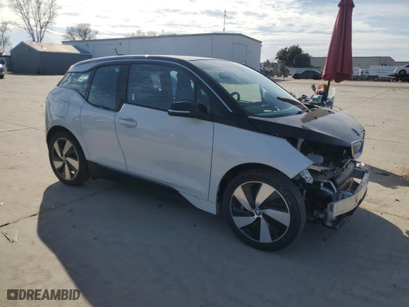2018 BMW i3 with VIN WBY7Z2C59JVE64742, listed as a Copart auction lot 45098905 with 26,098 mi miles and Salvage Title. Bid and sale history available at carsss.com. Image 4.