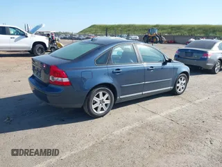 2006 Volvo S40 2.4L with VIN YV1MS390462210091, listed as a IAAI auction lot 42023731 with 205,487 mi miles. Bid and sale history available at carsss.com. Image 4.